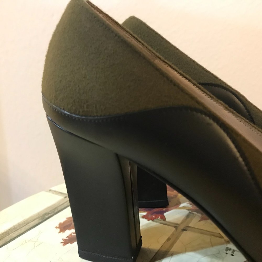 Ferragamo Olive/Black Pump -Size 8 - Picture 7 of 12